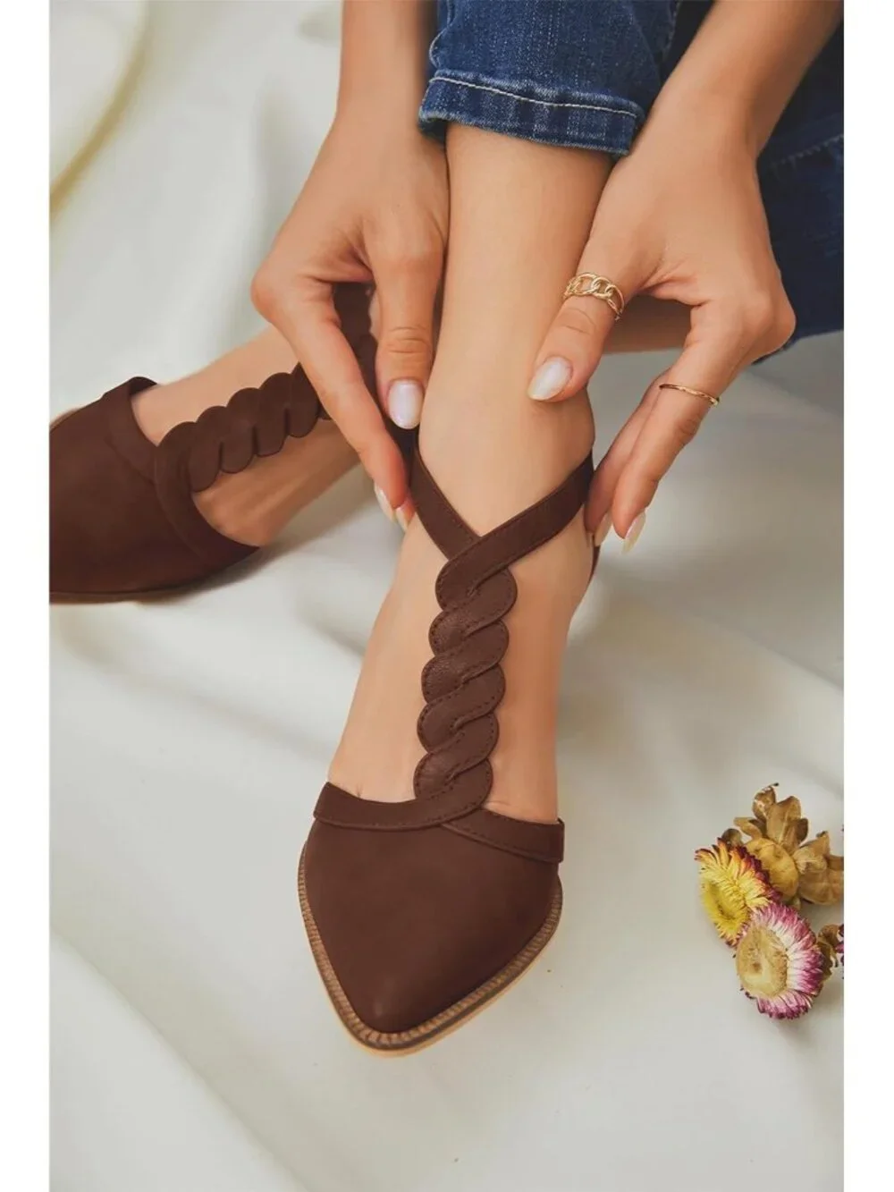 Women's Dark Brown Chunky Heels T Strap Pointed Toe Stacked Heeled Sandals Pumps